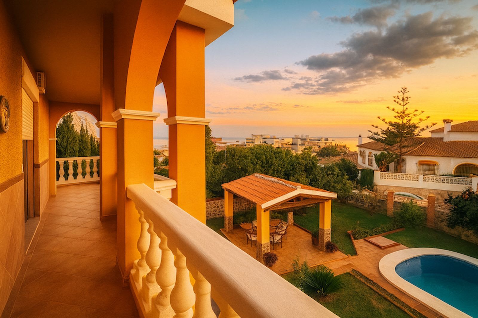 Frittliggende villa til salgs i Torremolinos, Bilde 2