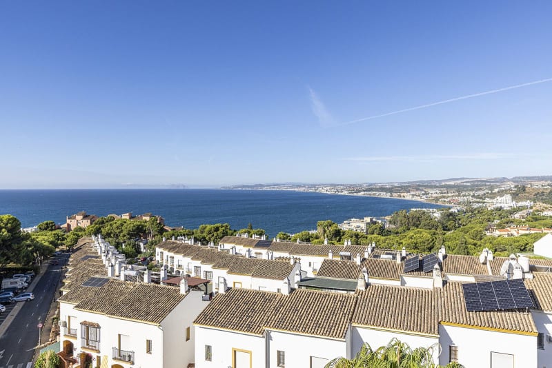 Toppleilighet med 3 soverom til salgs i Estepona