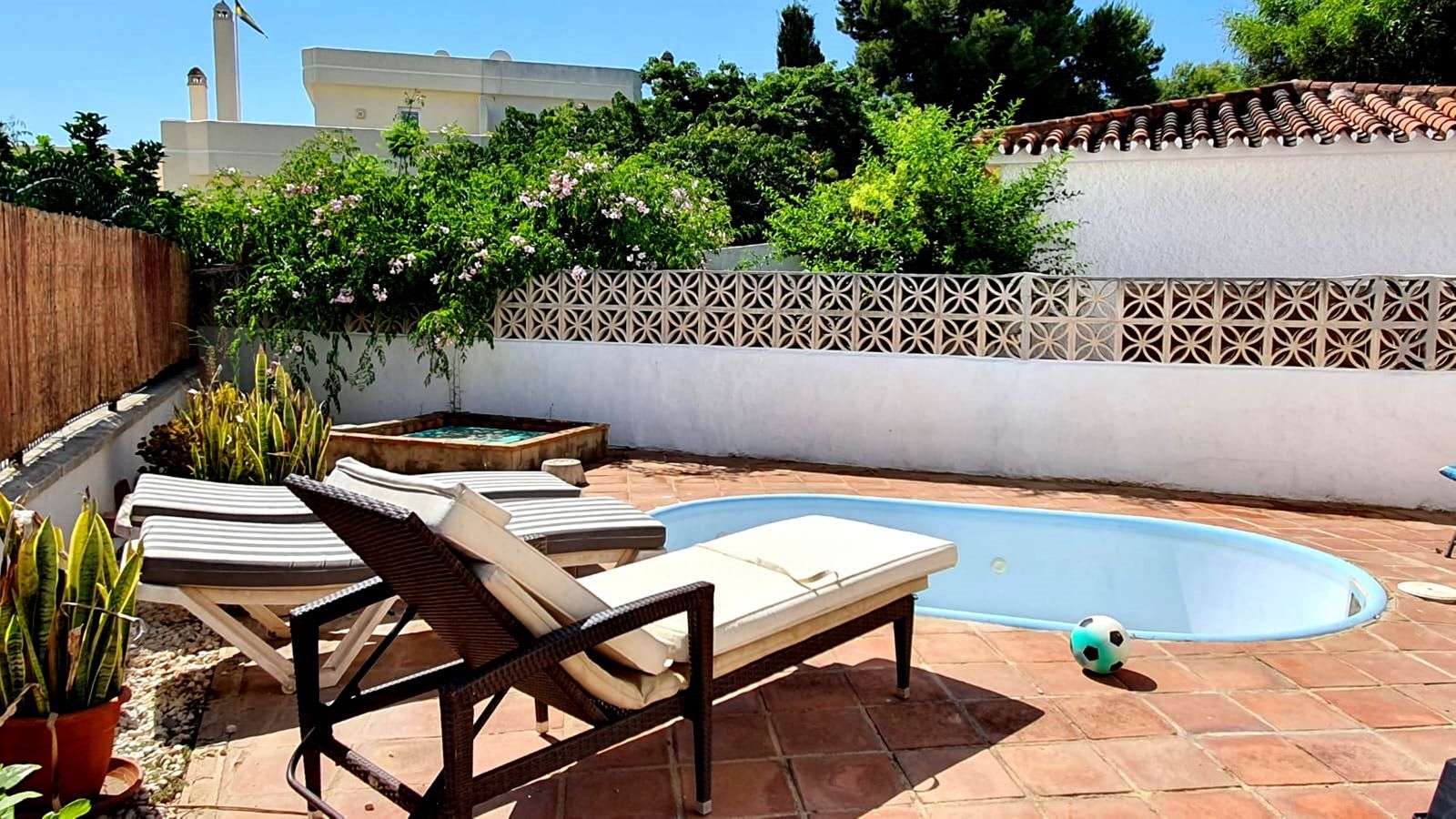 Frittliggende villa til salgs i Torreblanca, Bilde 2