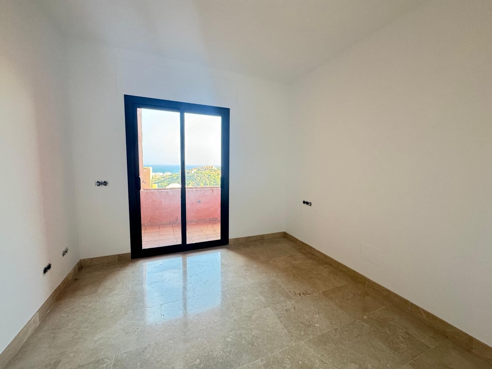 Penthouse til salgs i San Luis de Sabinillas, Bilde 2