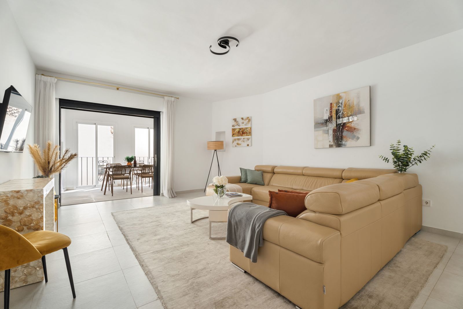 Leilighet midt i bygget til salgs i Puerto Banús, Bilde 2