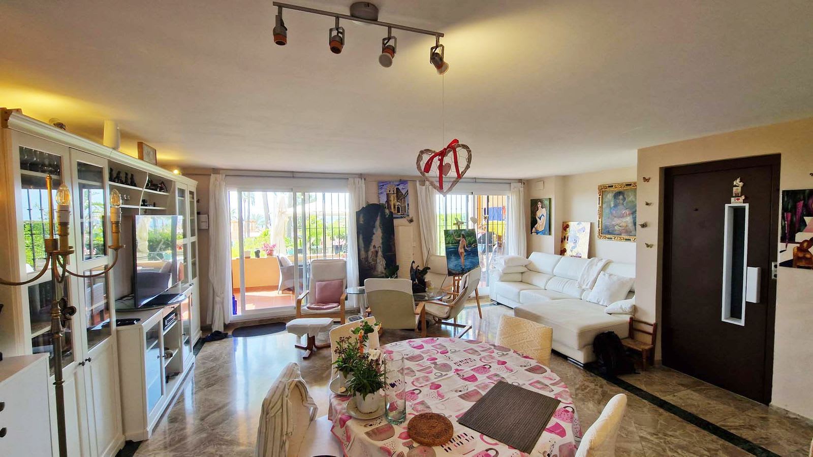 Tomannsbolig til salgs i Estepona, Bilde 2