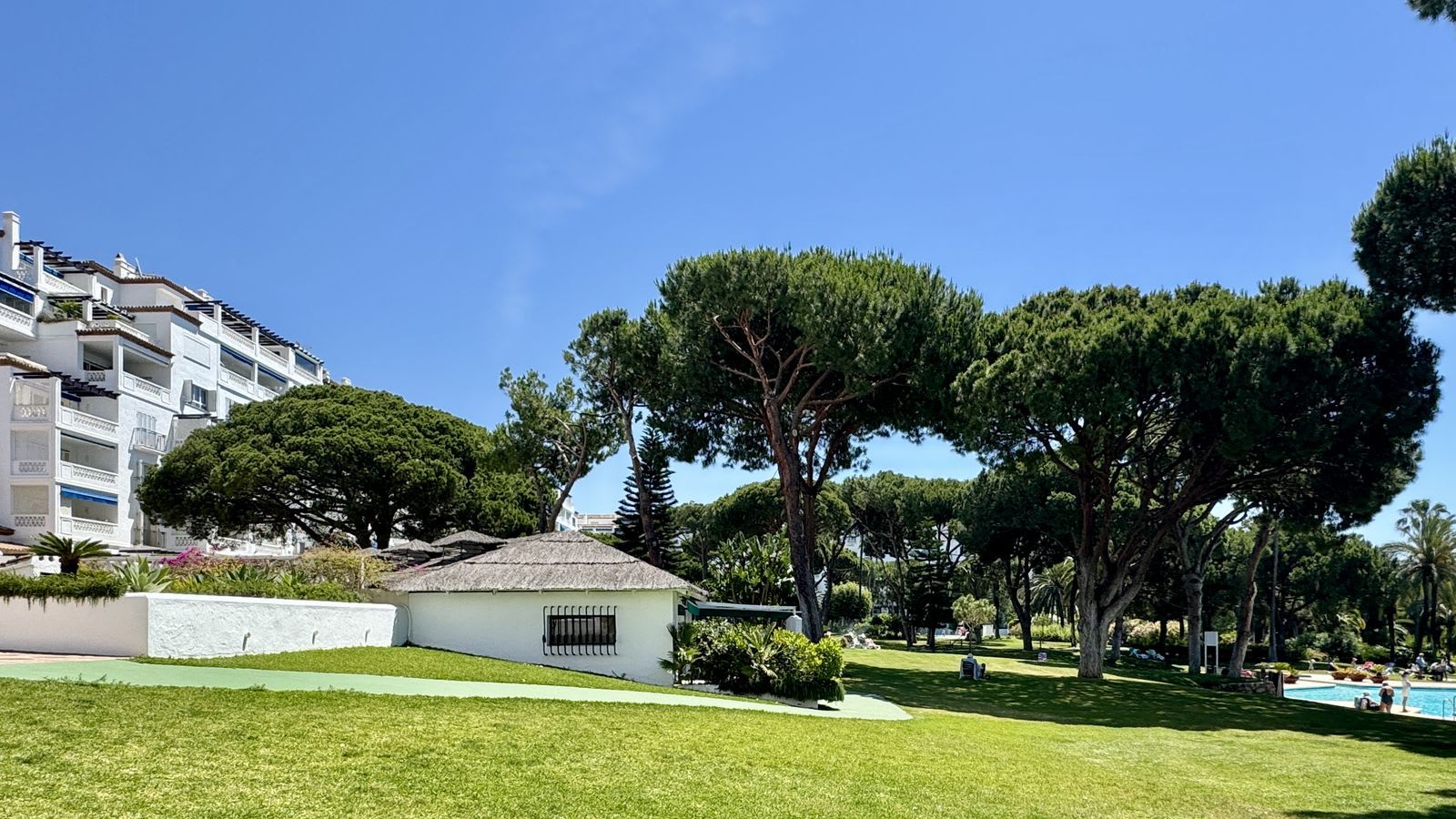 Leilighet midt i bygget til salgs i Puerto Banús, Bilde 2