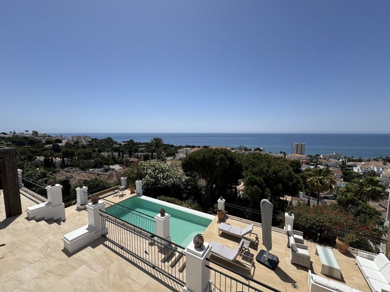 Frittliggende villa til salgs i Riviera del Sol