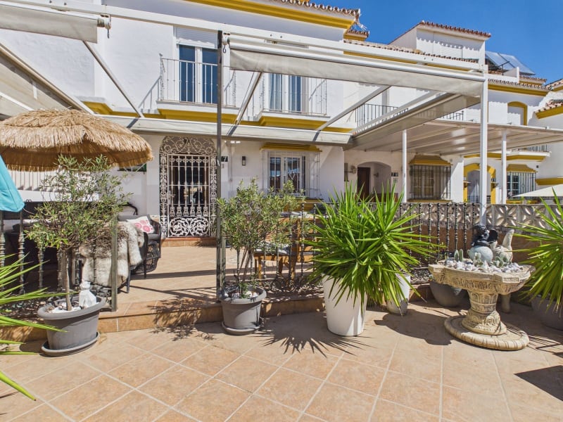 Rekkehus med 3 soverom til salgs i Estepona