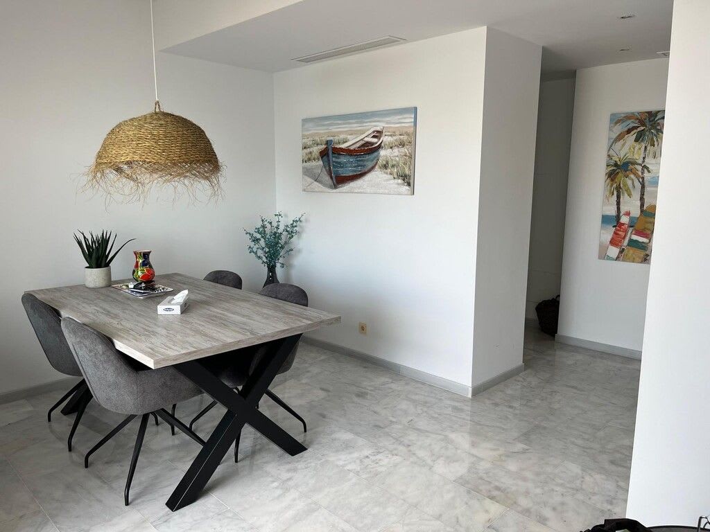 Penthouse til salgs i Estepona, Bilde 3