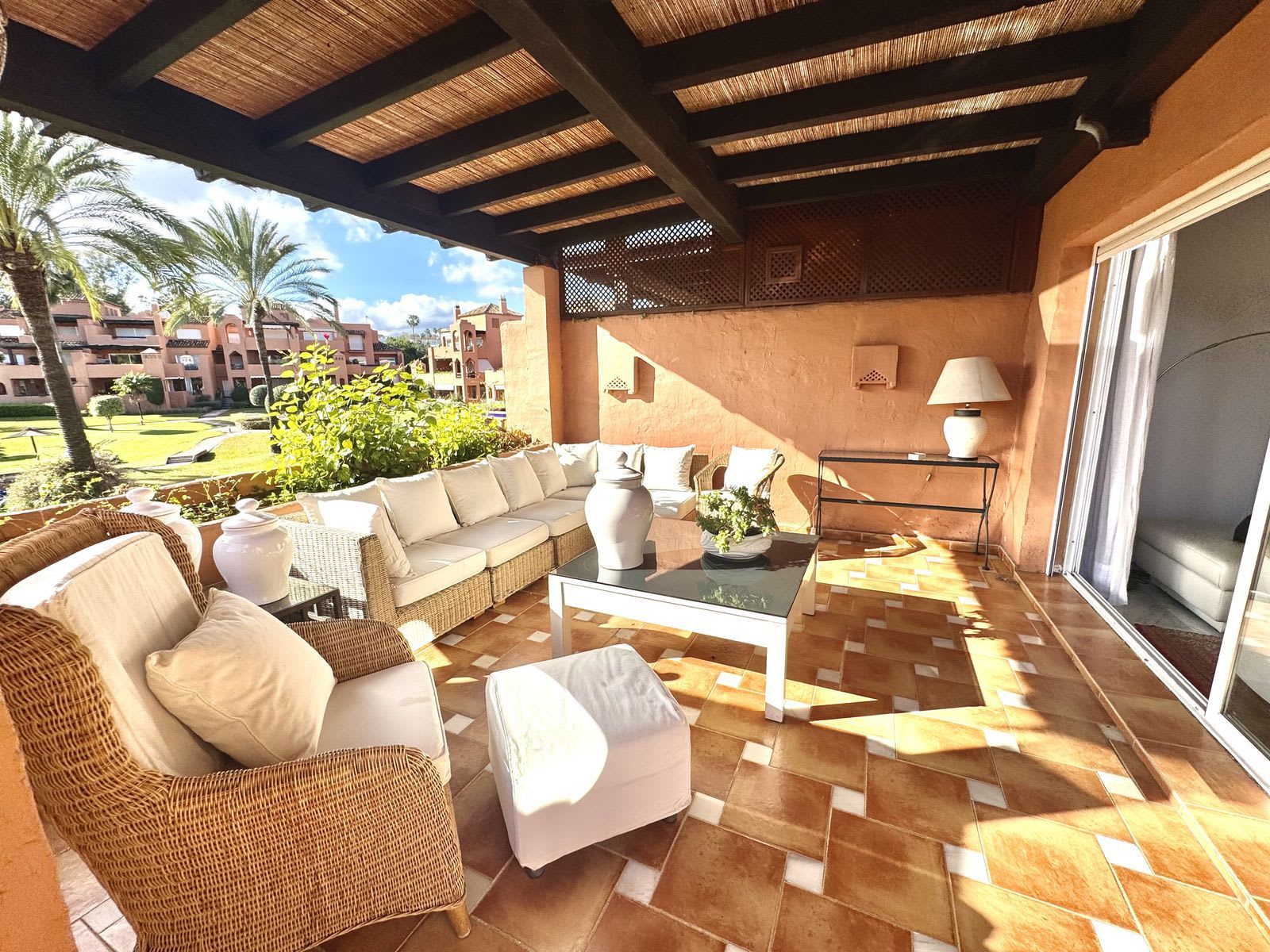 Duplex-penthouse til salgs i Guadalmina Baja, Bilde 2