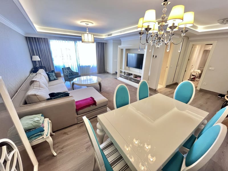 Leilighet midt i bygget til salgs i Puerto Banús