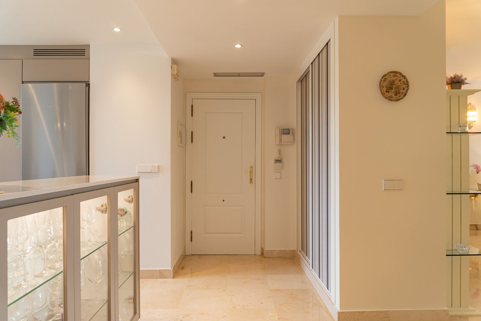 Middle-floor apartment for sale in Miraflores, Photo 2