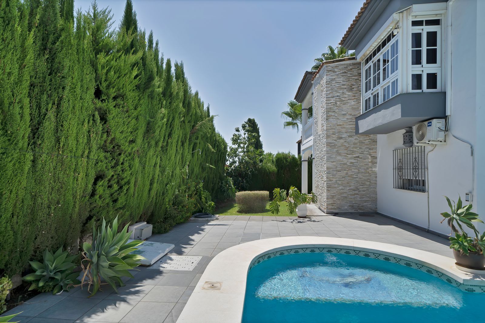 Frittliggende villa til salgs i Buenas Noches, Estepona, Bilde 3