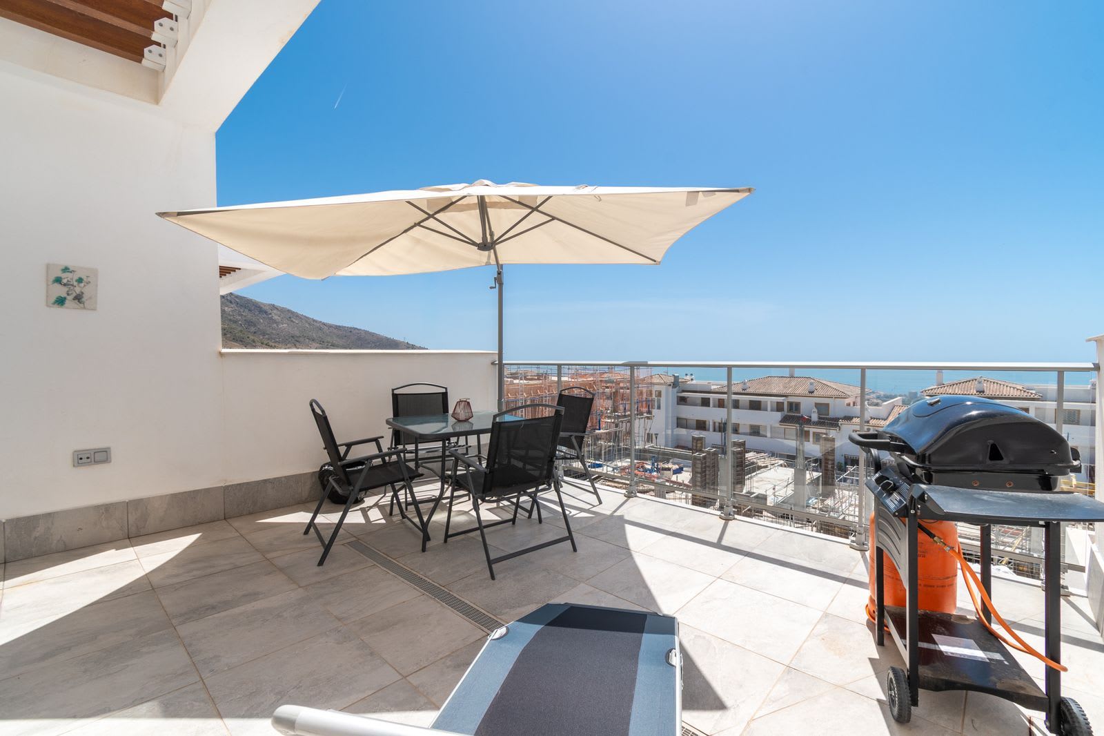 Leilighet midt i bygget til salgs i Benalmadena Pueblo, Bilde 2