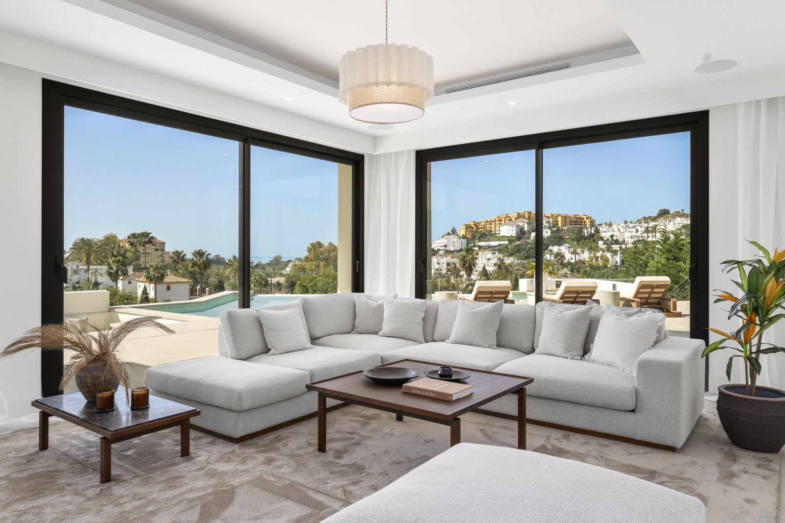 Villa til salgs i Estepona, Bilde 2