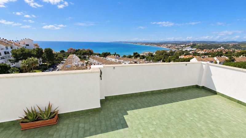 3-bedroom penthouse for sale in Estepona