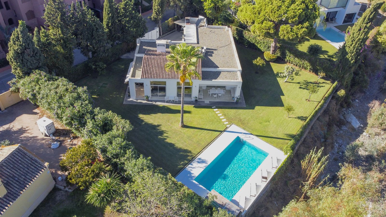 Frittliggende villa til salgs i Guadalmina Baja, Bilde 2