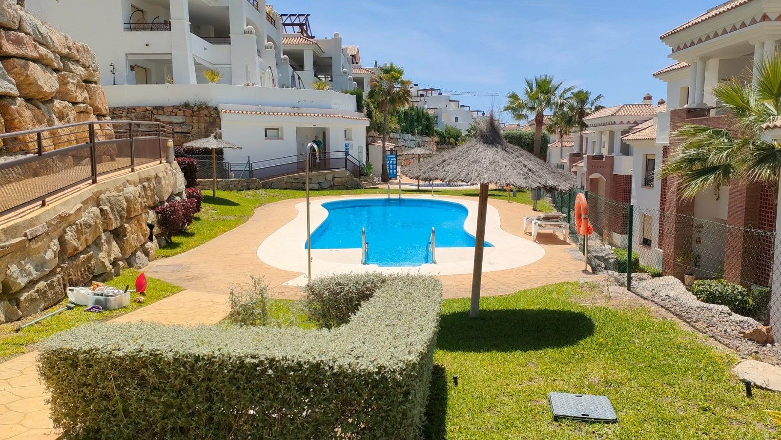 Leilighet midt i bygget til salgs i Casares Playa, Bilde 3
