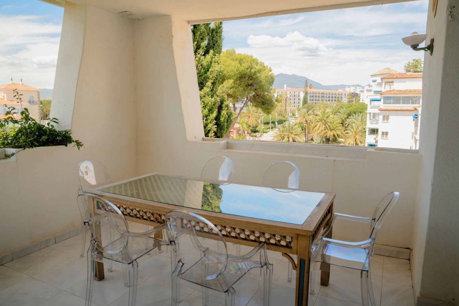 Leilighet midt i bygget til salgs i Puerto Banús, Bilde 3