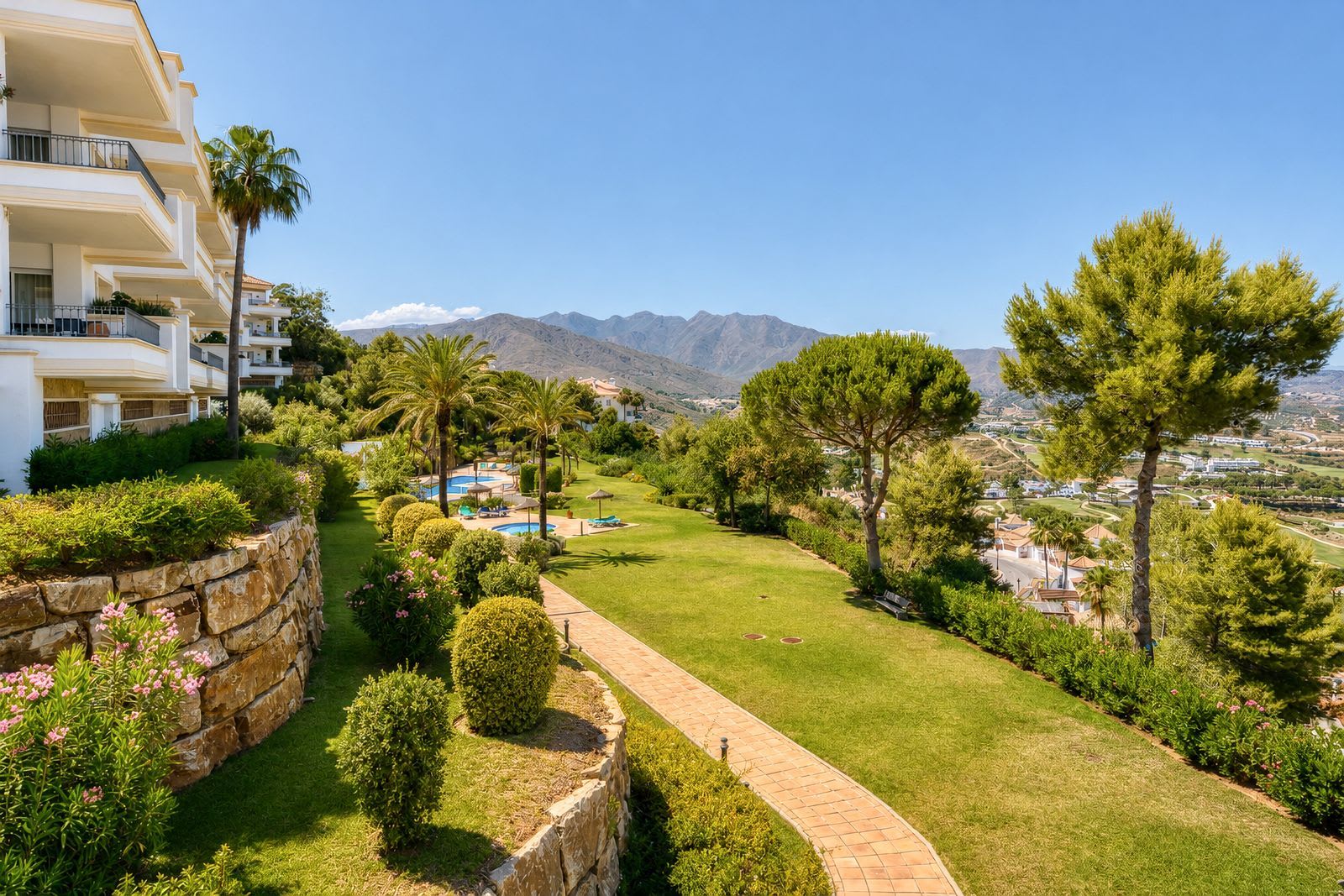 Leilighet midt i bygget til salgs i La Cala Golf, Bilde 3