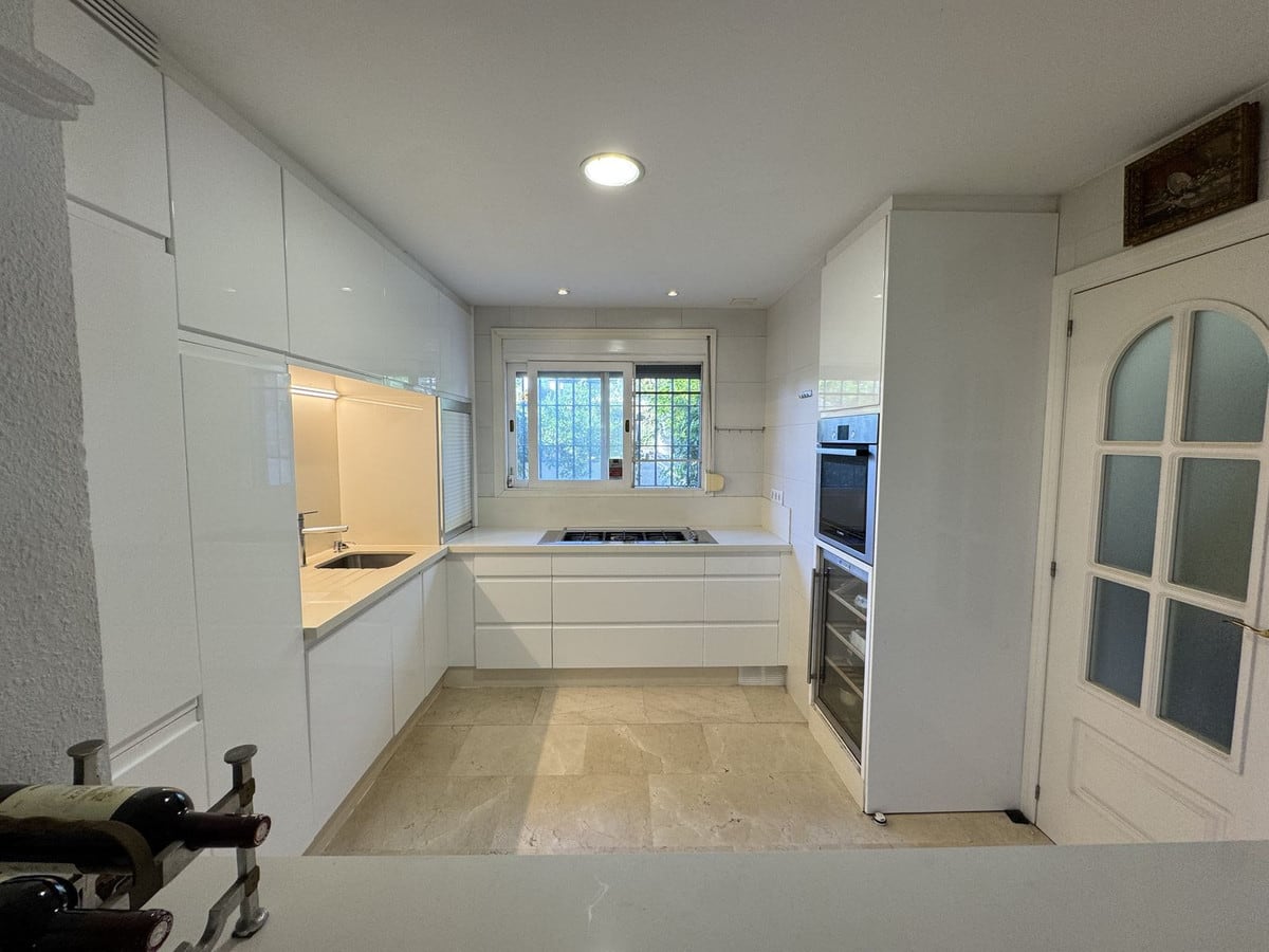 Tomannsbolig til salgs i Bel Air, Estepona, Bilde 3