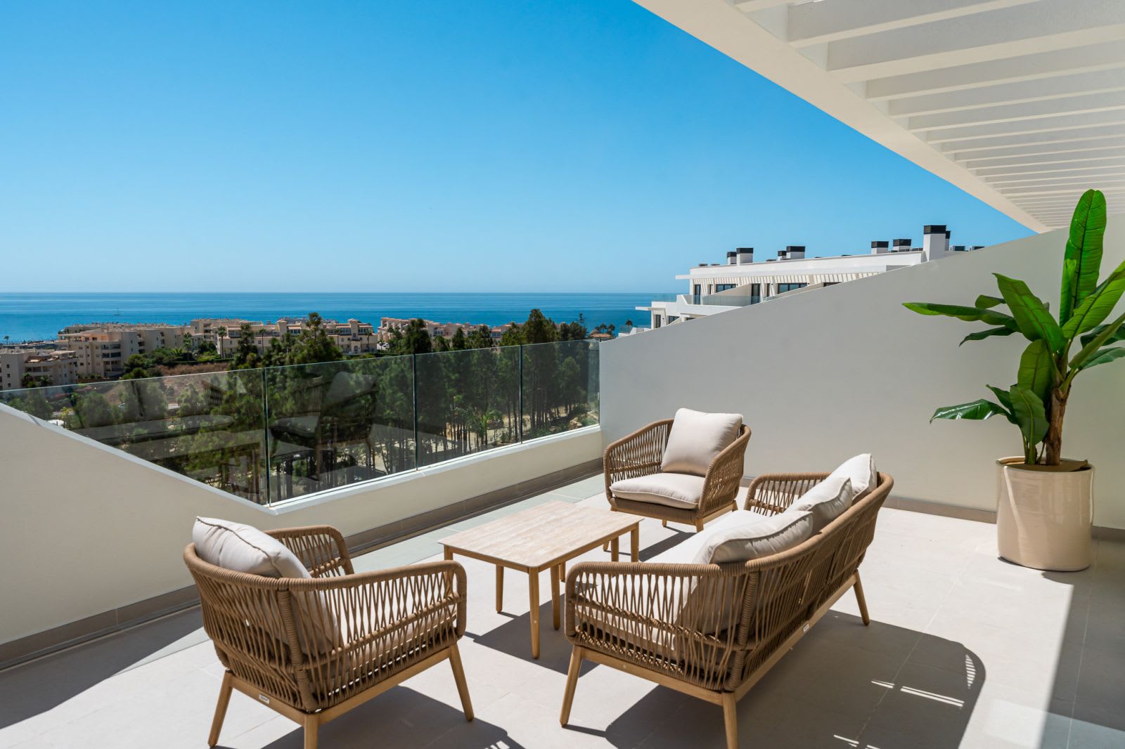 Terrace with sea views