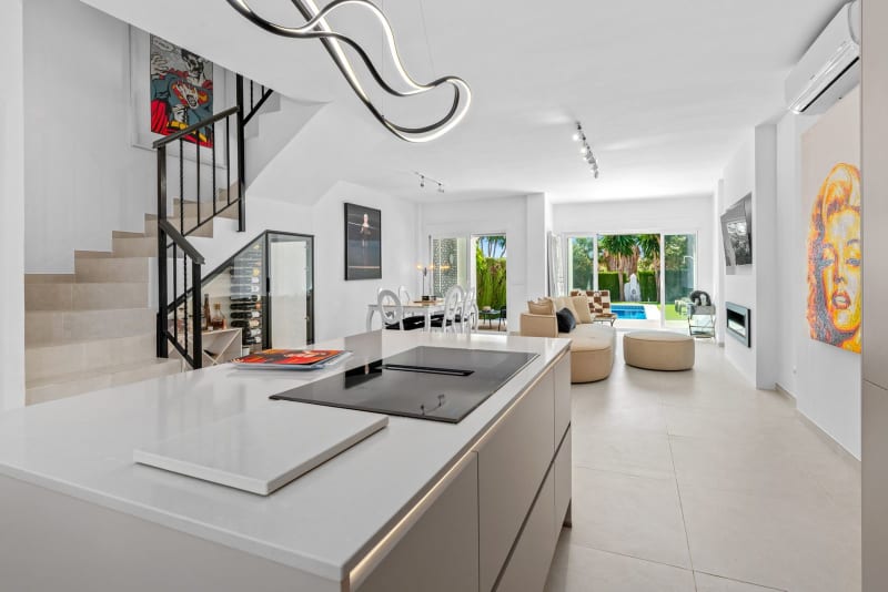 Frittliggende villa til salgs i Bel Air
