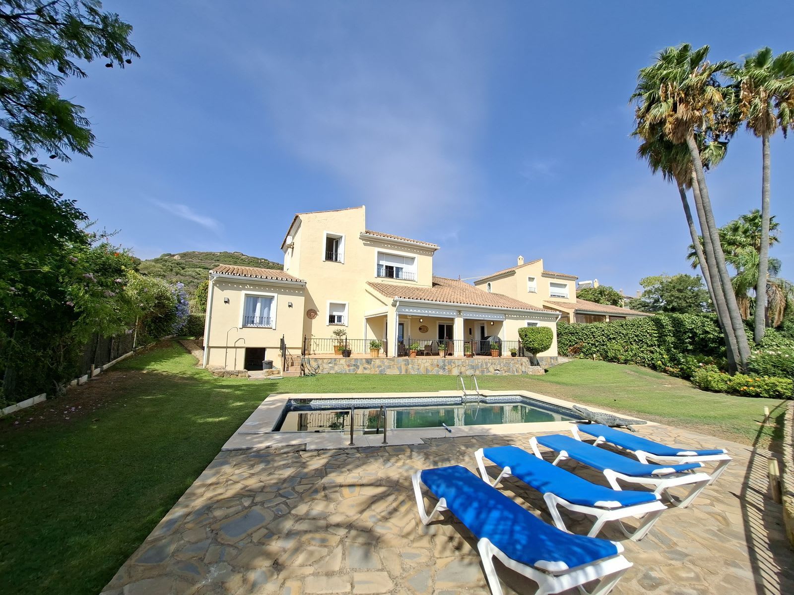 Villa til salgs i La Duquesa, Bilde 2