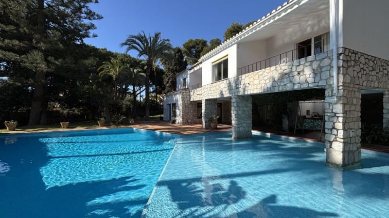 Villa til salgs i Marbella