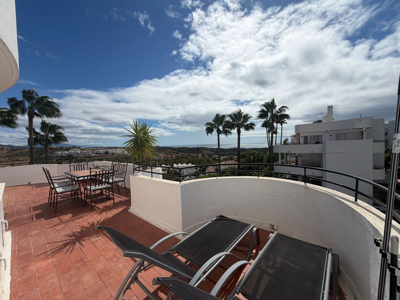 Toppleilighet med ett soverom til salgs i Estepona, Bilde 3