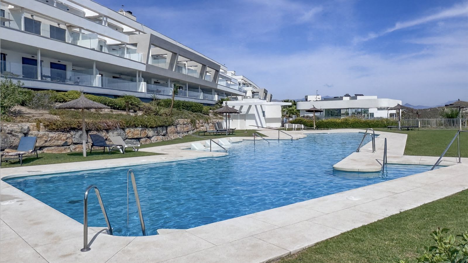 Penthouse til salgs i Casares Playa, Bilde 3