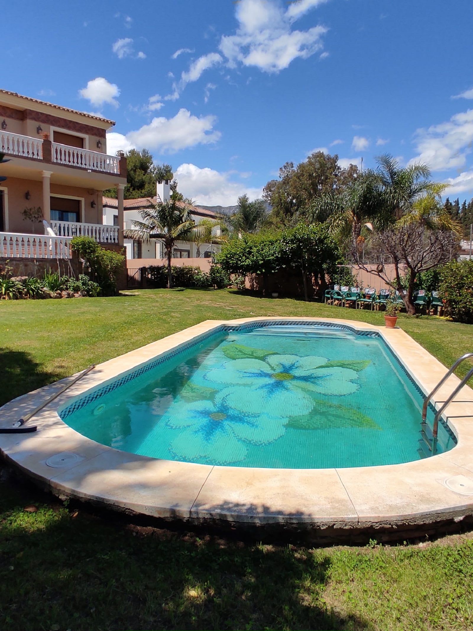 Frittliggende villa til salgs i Mijas Costa, Bilde 2