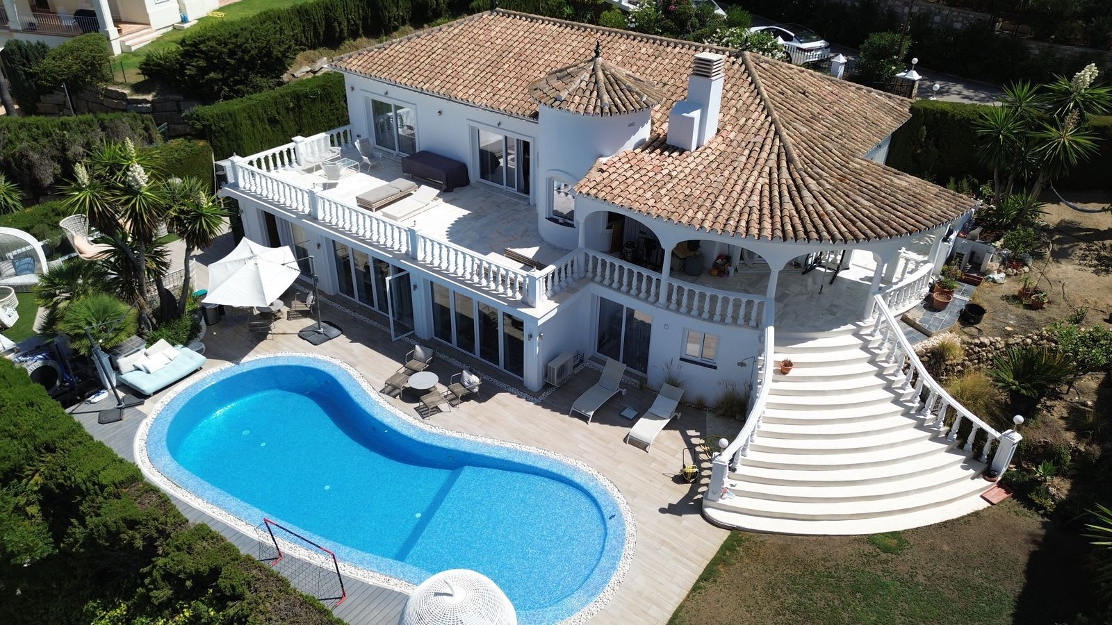 Frittliggende villa til salgs i Elviria, Bilde 3