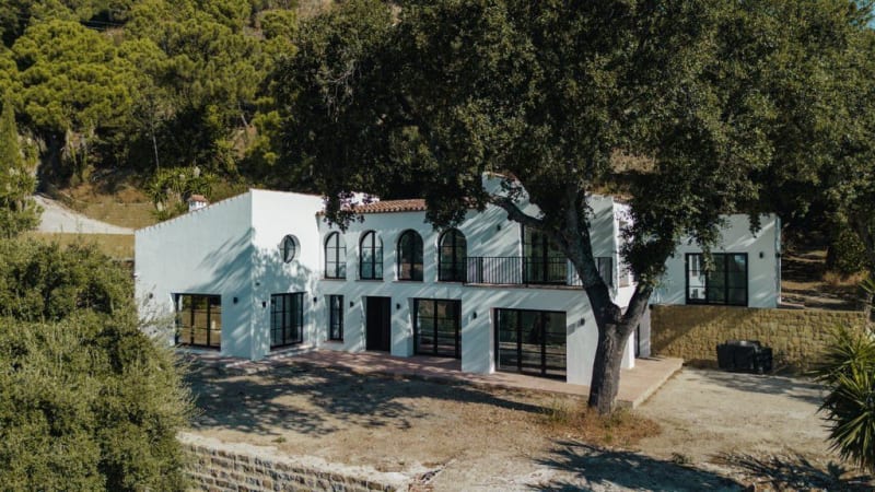 Frittliggende villa til salgs i Casares