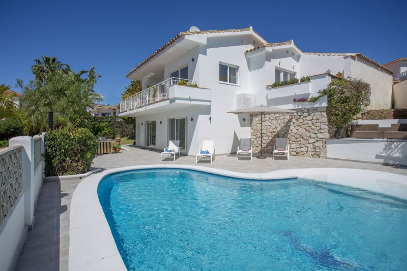 Frittliggende villa til salgs i Riviera del Sol