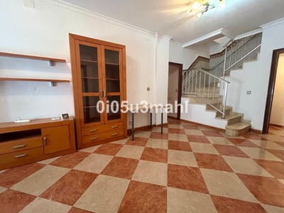 Frittliggende villa til salgs i Málaga