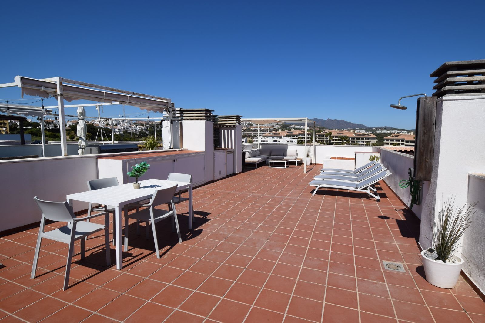 Penthouse til salgs i Miraflores, Bilde 3