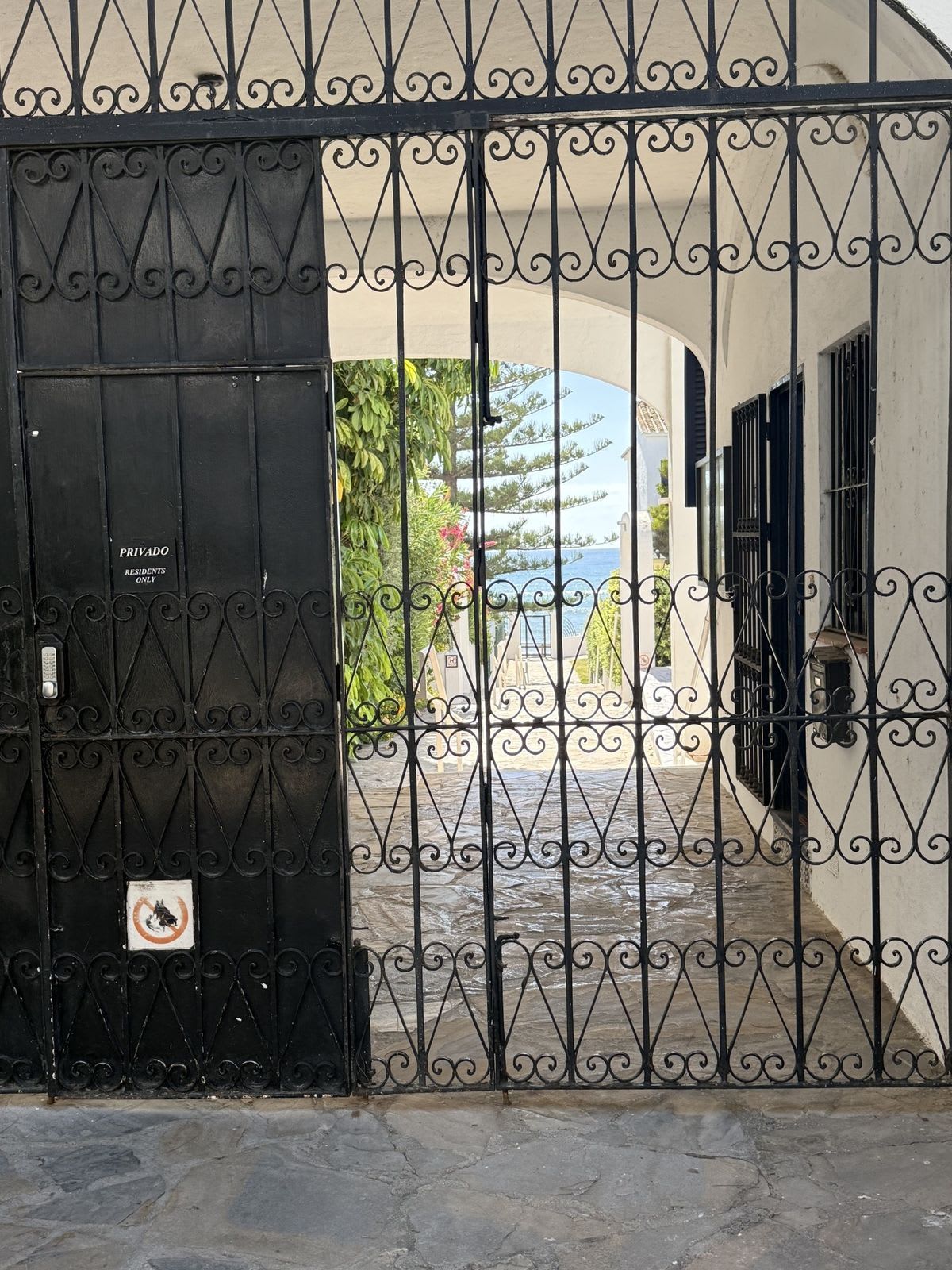 2-bedroom townhouse for sale in Calahonda, Photo 3