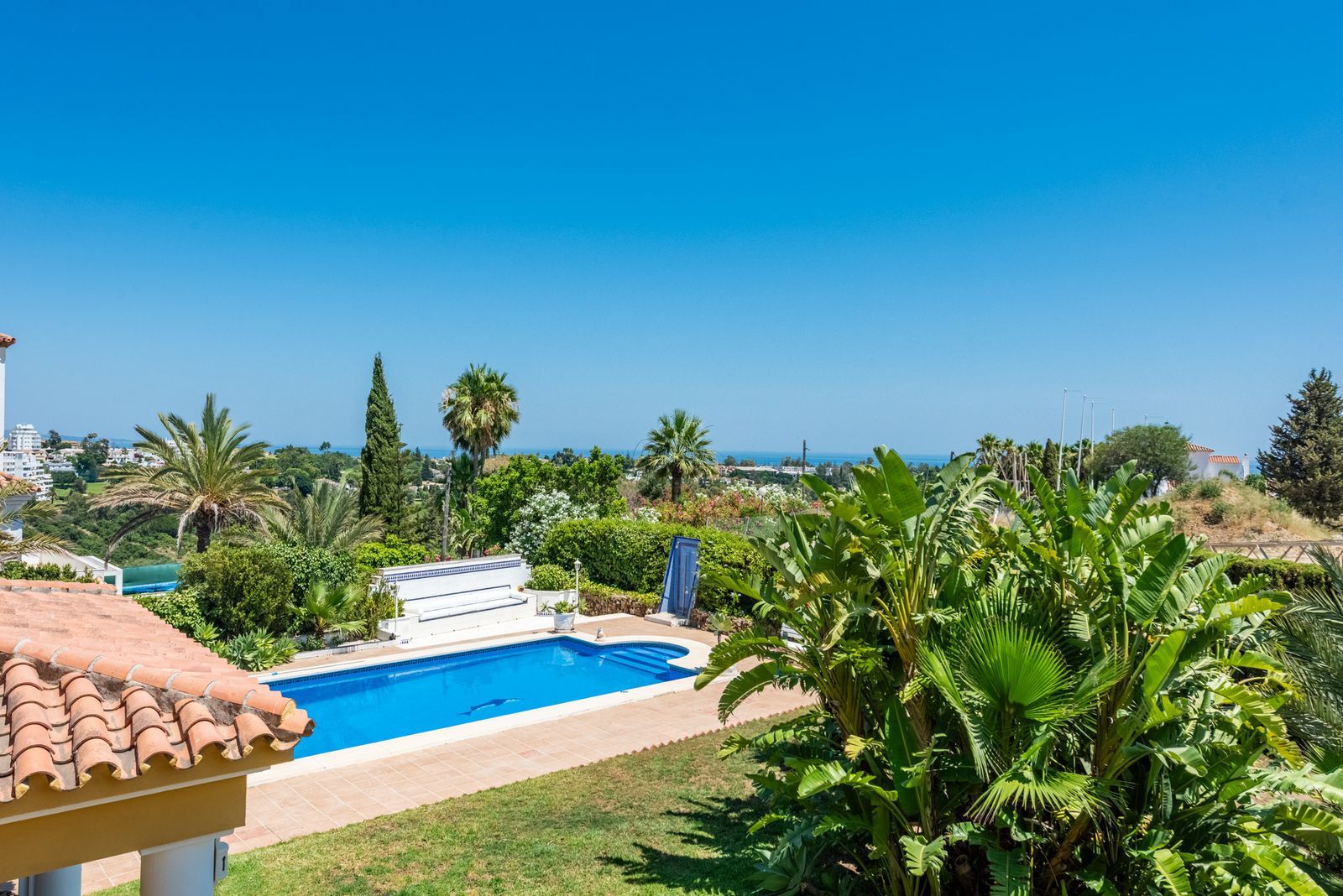 Frittliggende villa til salgs i Atalaya, Bilde 2