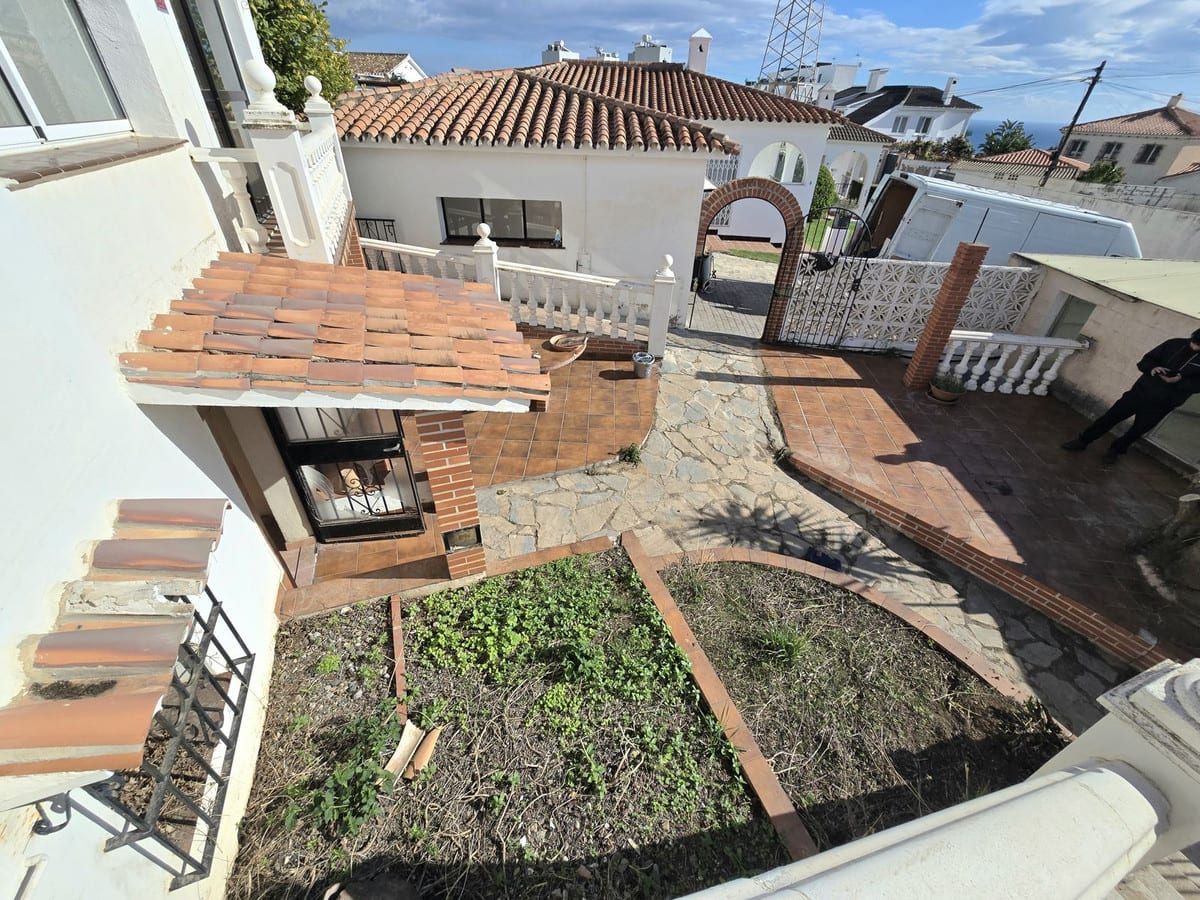Frittliggende villa til salgs i Fuengirola, Bilde 2