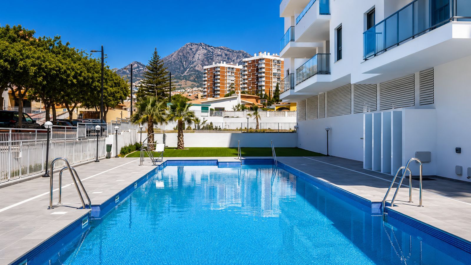 Leilighet midt i bygget til salgs i Benalmadena Costa, Bilde 2