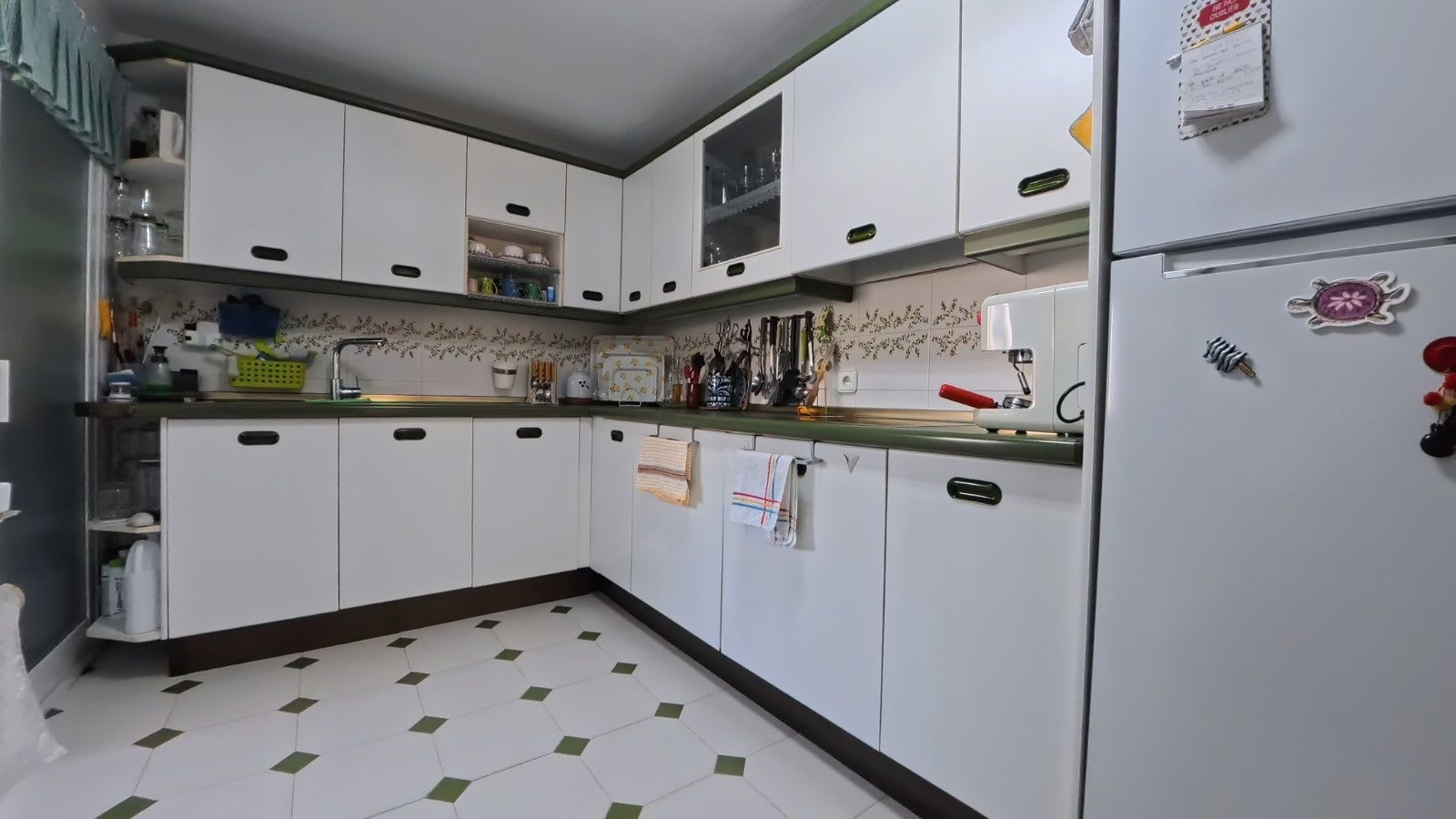 Leilighet midt i bygget til salgs i La Carihuela, Bilde 3