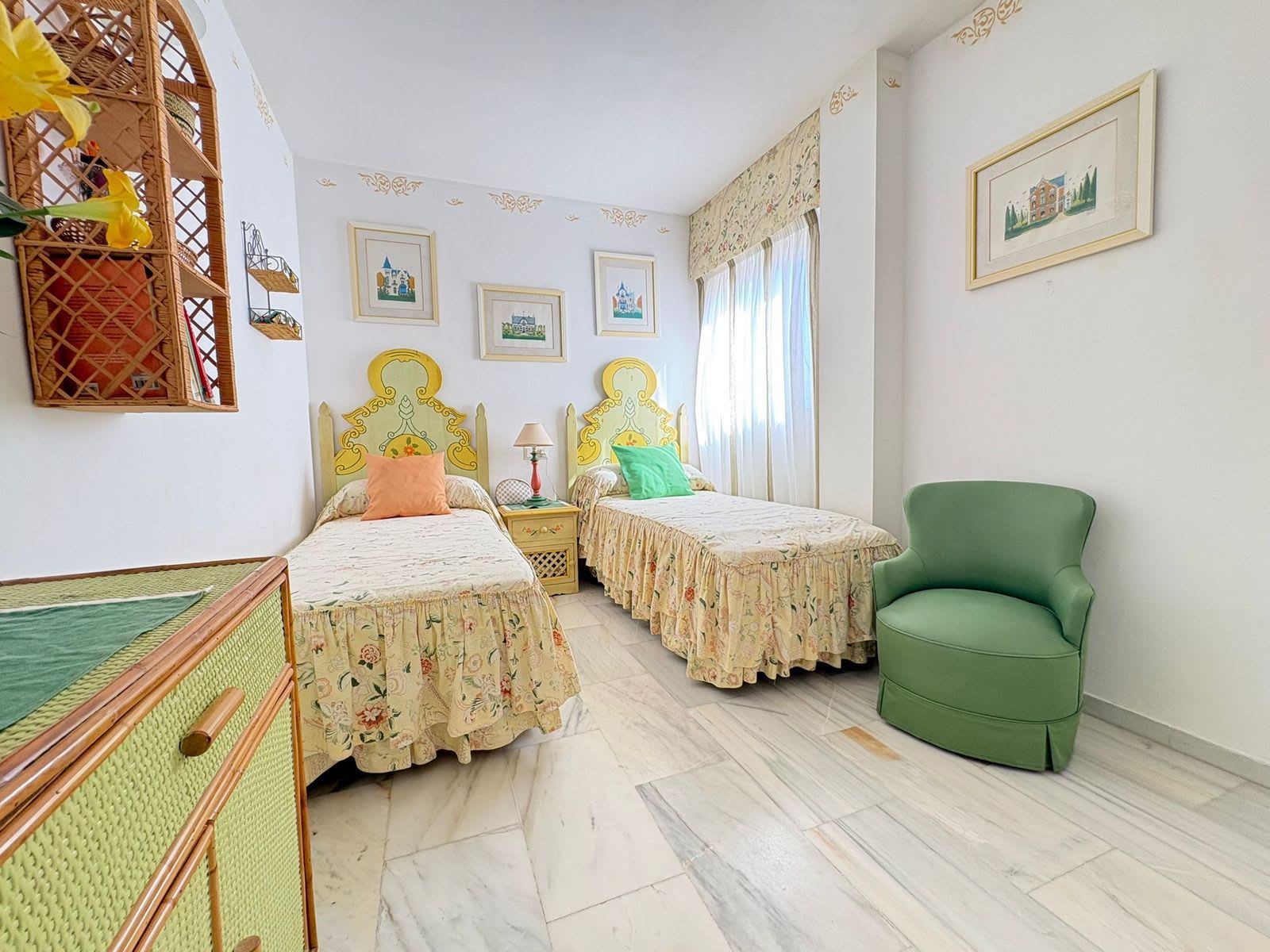 Leilighet midt i bygget til salgs i Cabopino, Bilde 3