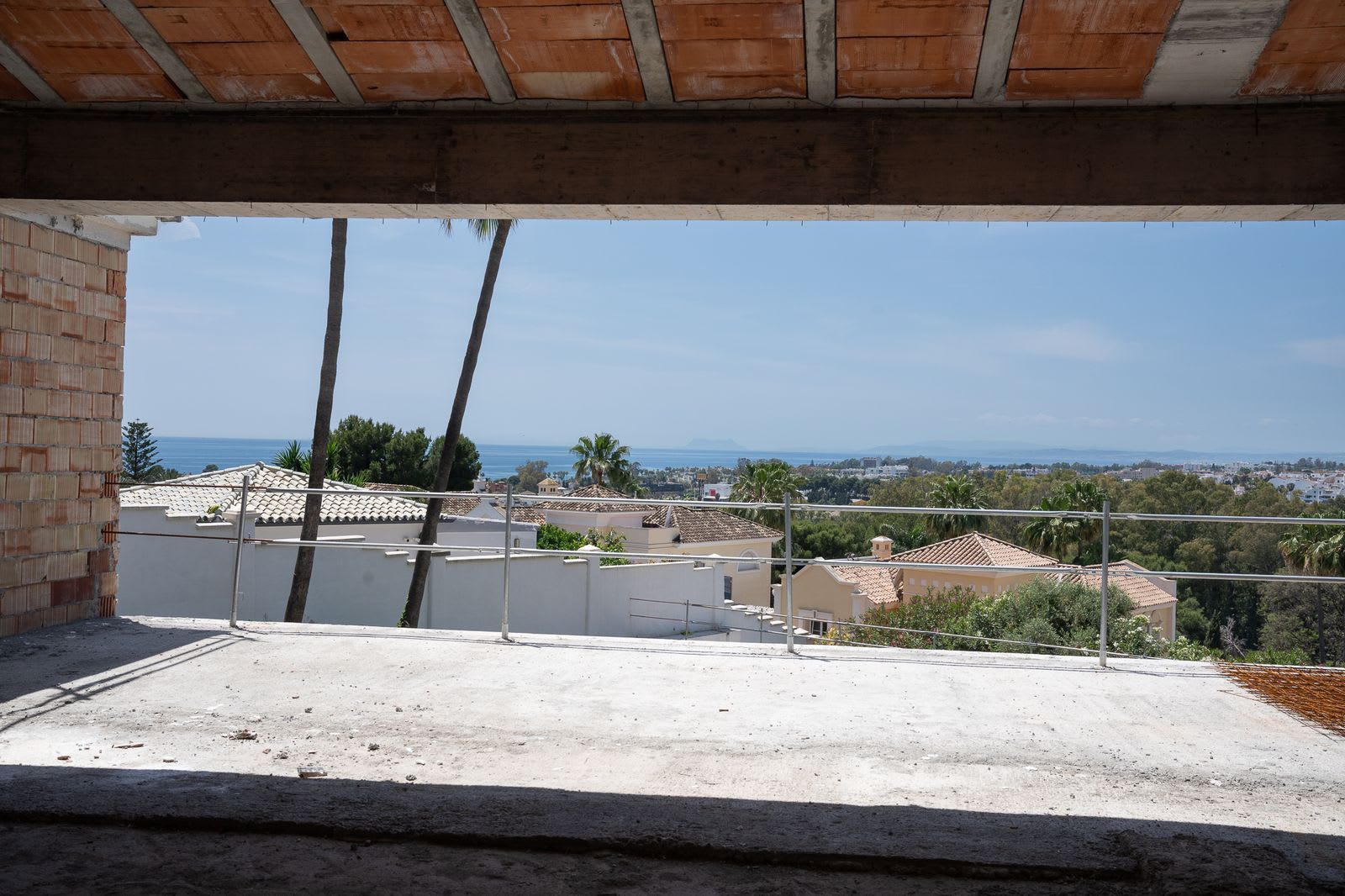 Frittliggende villa til salgs i El Paraiso, Bilde 2