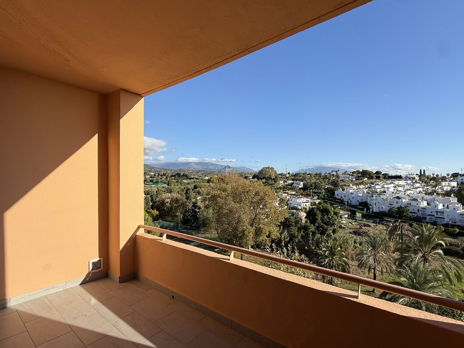 Leilighet til salgs i Estepona, Bilde 2