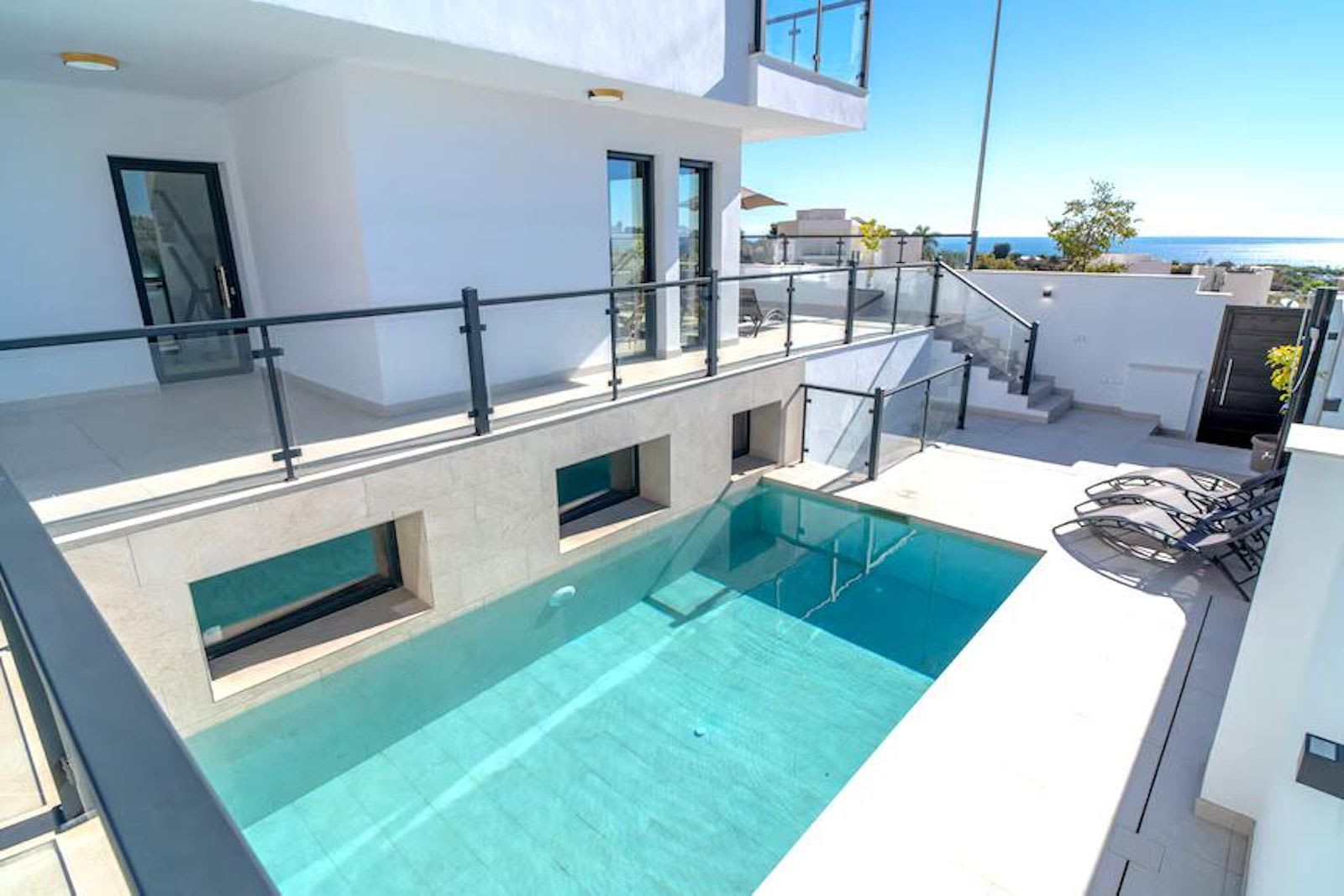 Frittliggende villa til salgs i Nerja, Bilde 2