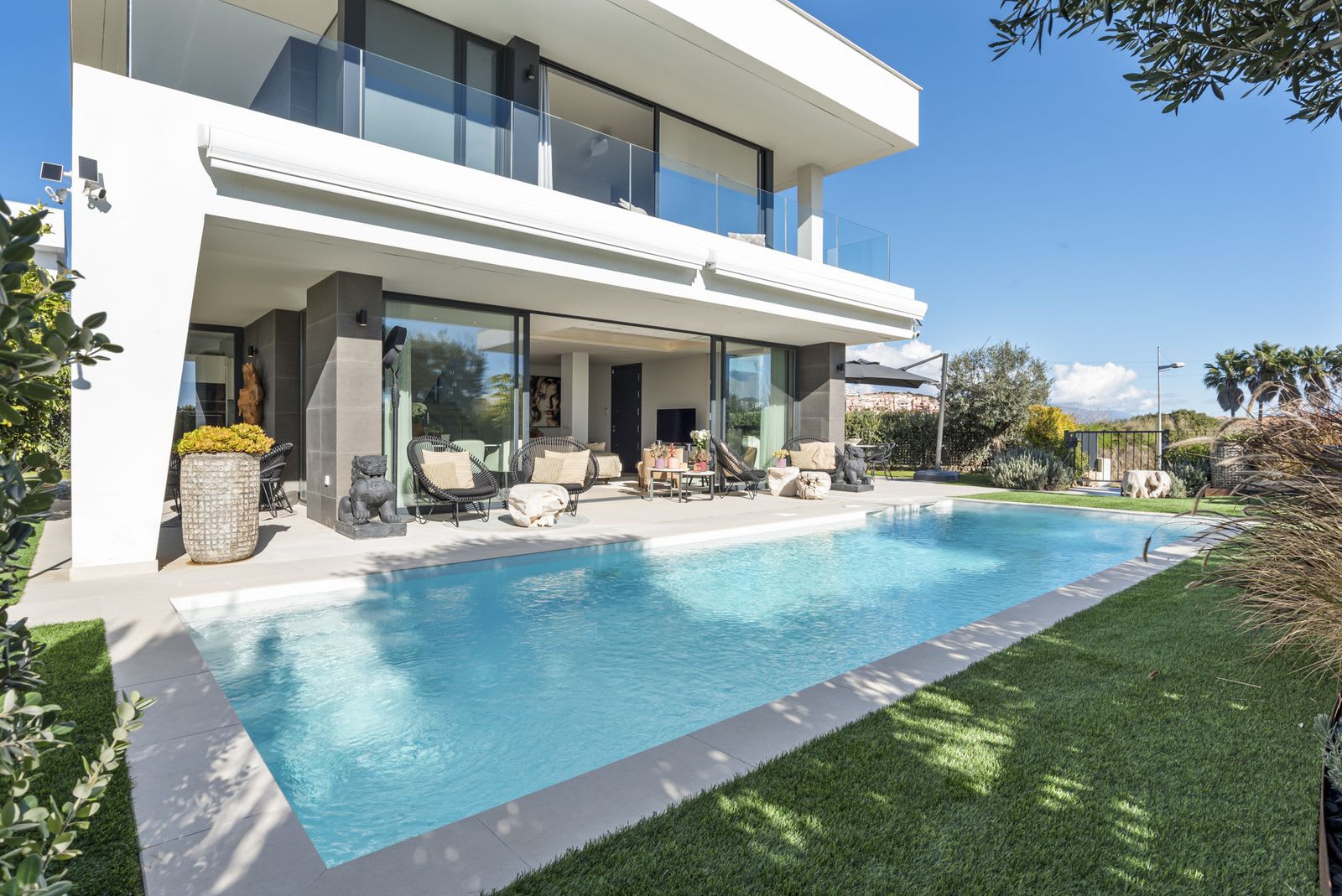 Frittliggende villa til salgs i Manilva, Bilde 2
