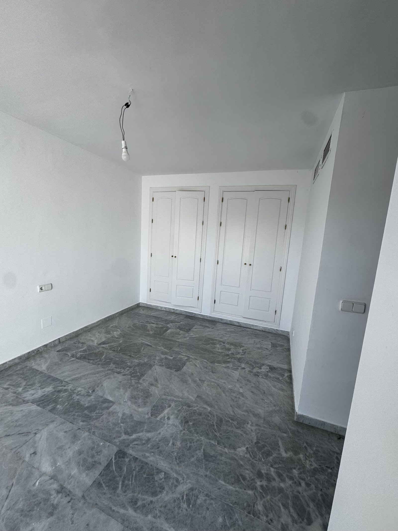 Duplex-penthouse til salgs i Guadalmina Baja, Bilde 3