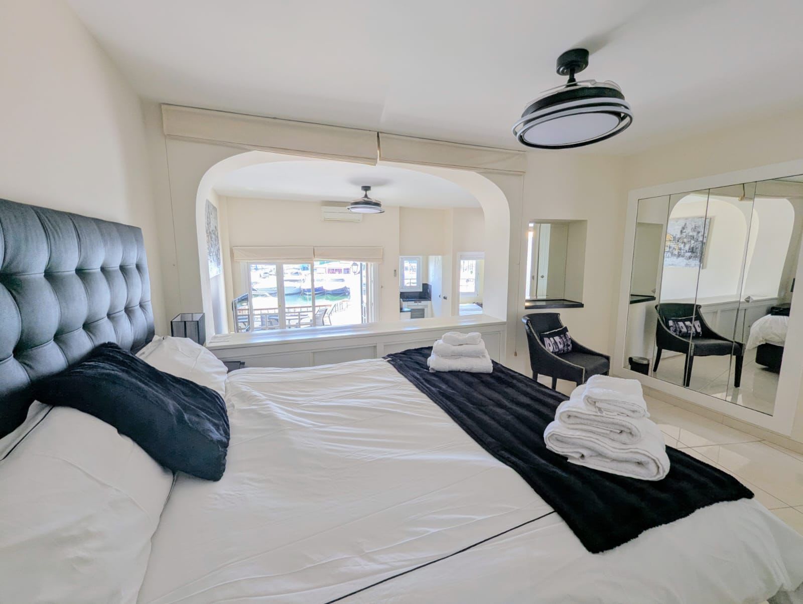 Penthouse med 2 soveværelser til salg i Puerto de Cabopino, Billede 2