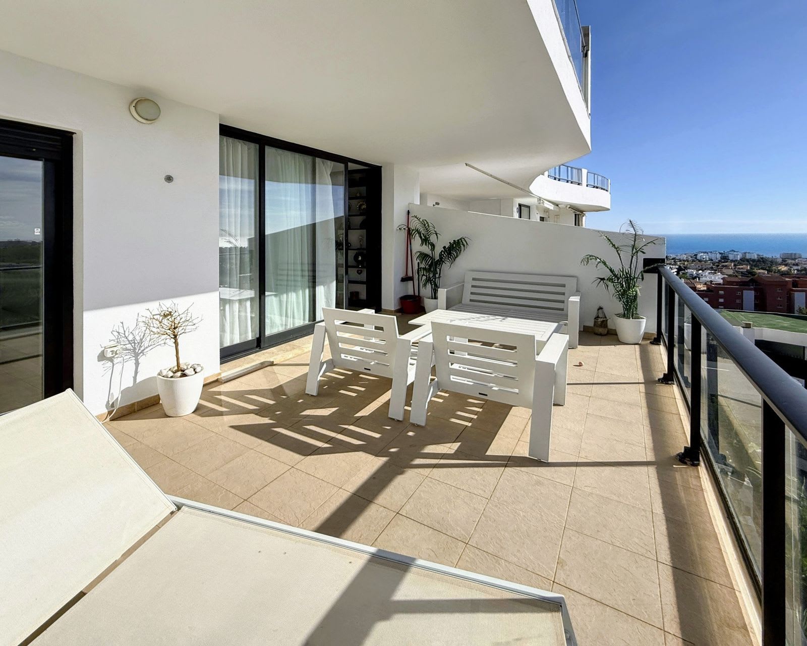 Leilighet midt i bygget til salgs i Riviera del Sol, Bilde 2