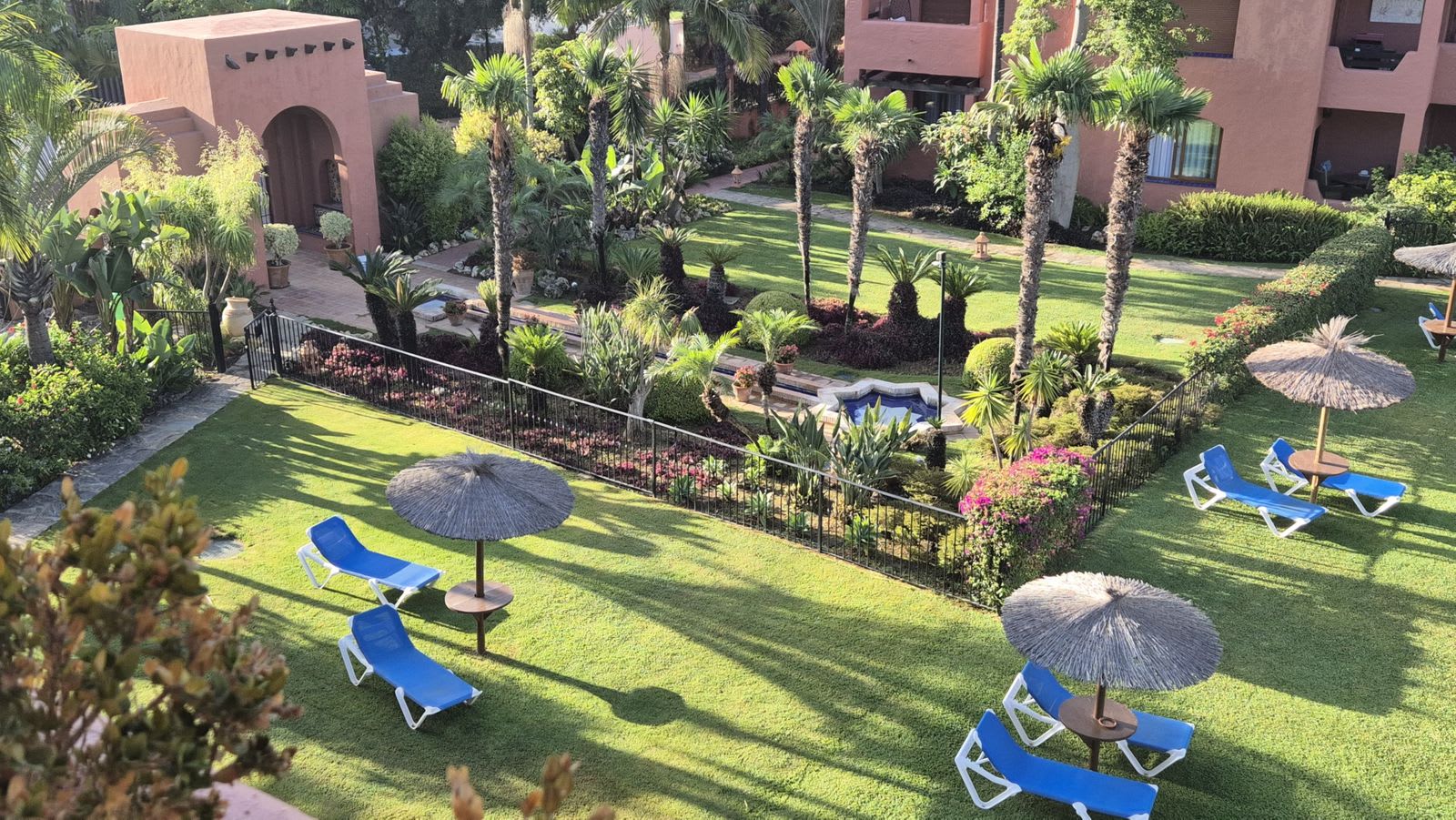 Toppleilighet til salgs i Estepona, Bilde 2