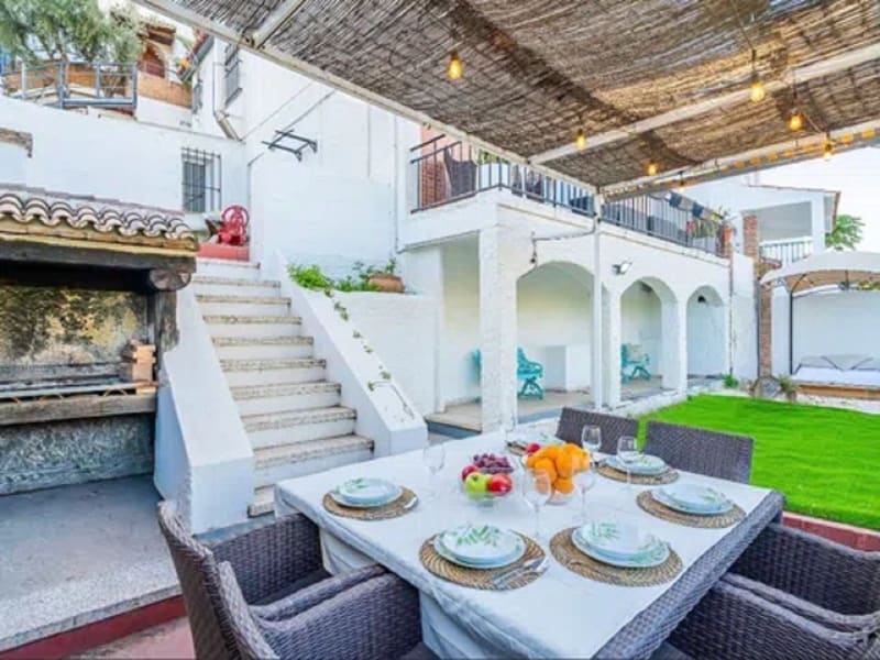 Frittliggende villa til salgs i Málaga Este
