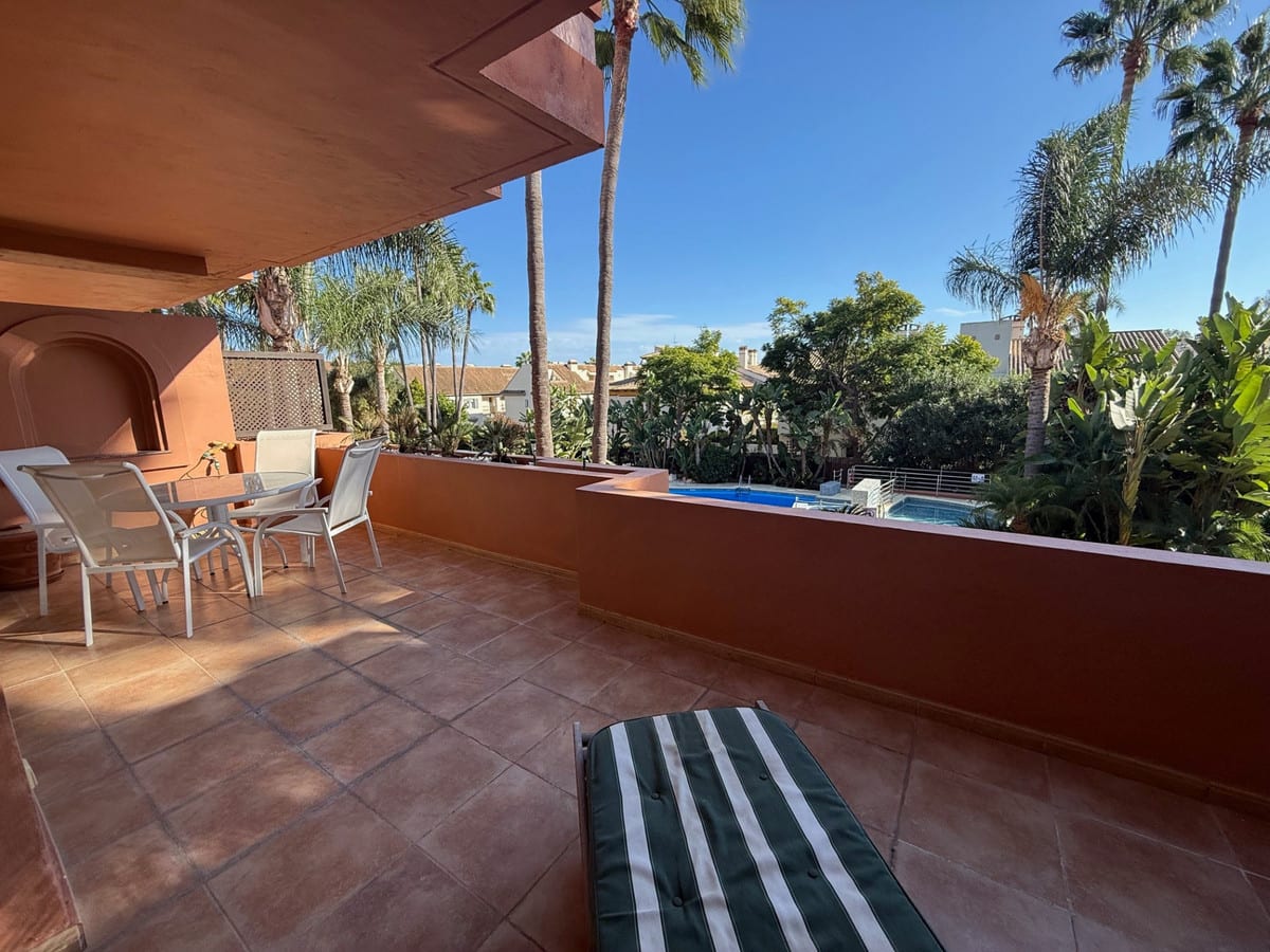 Leilighet midt i bygget til salgs i Puerto Banús, Bilde 2